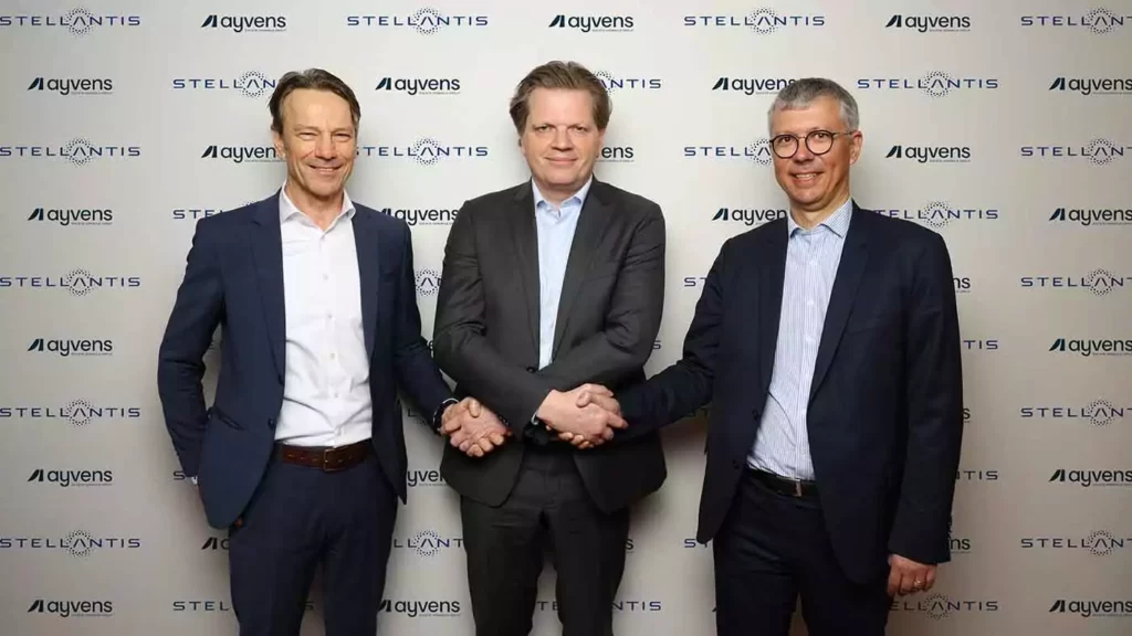 Stellantis e Ayvens
