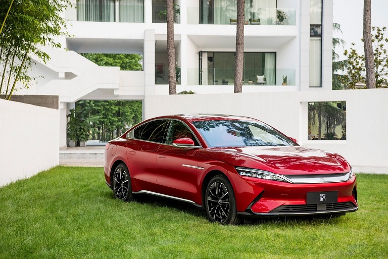 Boom delle auto elettriche
