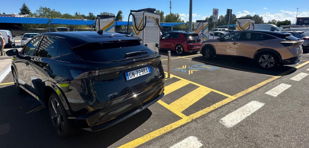 colonnine in autostrada - automotoelettriche