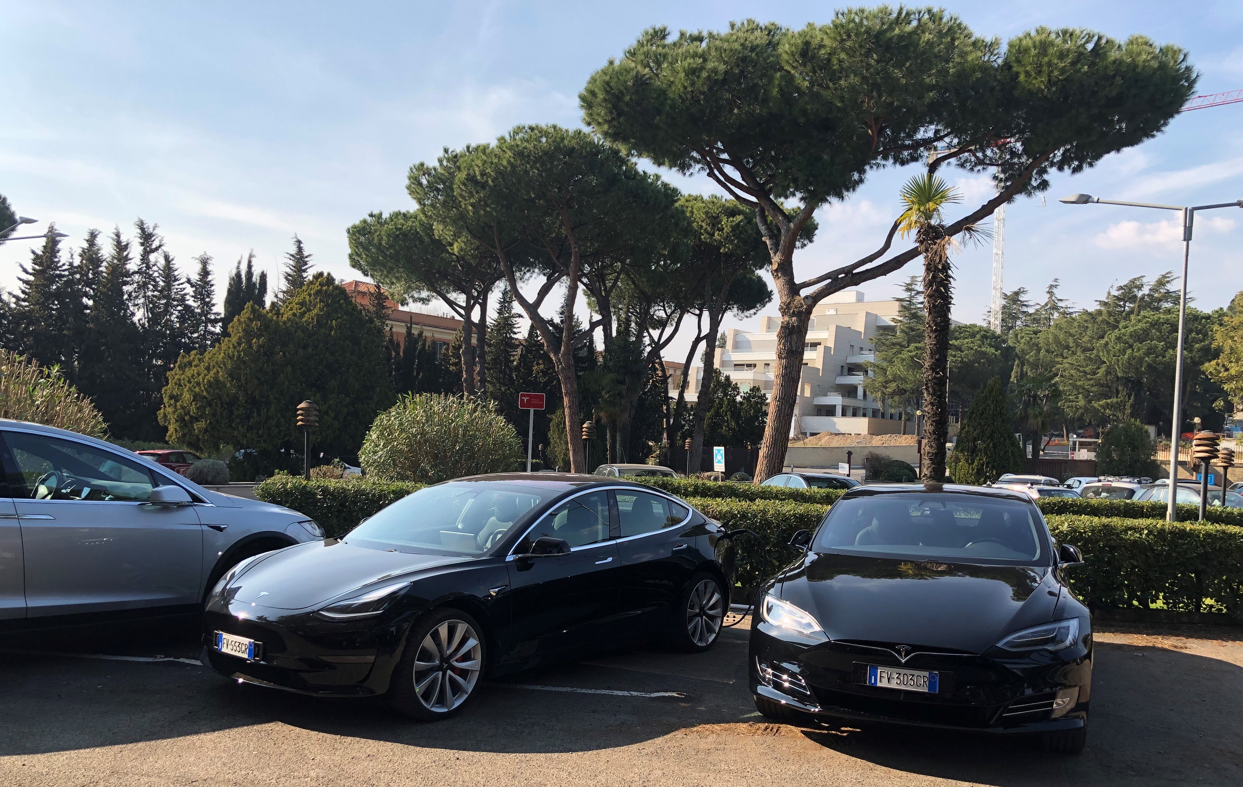 Tesla, un passo avanti non solo nell’automotive.