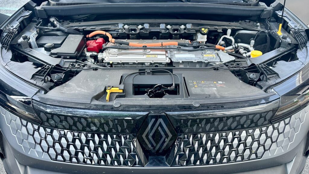 Renault Scenic E-Tech - Automotoelettriche