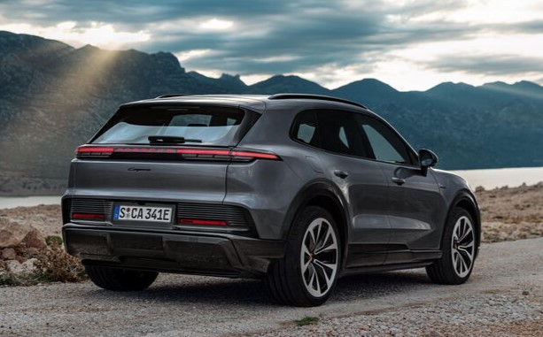 Porsche Cayenne elettrica - automotoelettriche