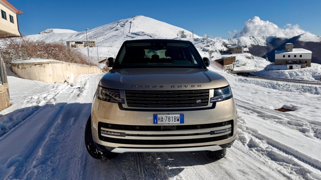 Range Rover P460e -automotoelettriche